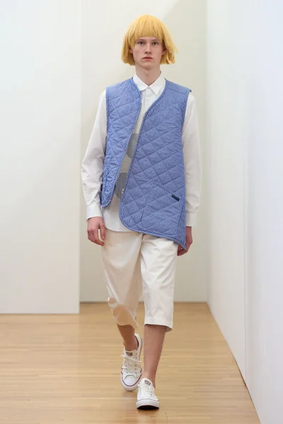 Look 12